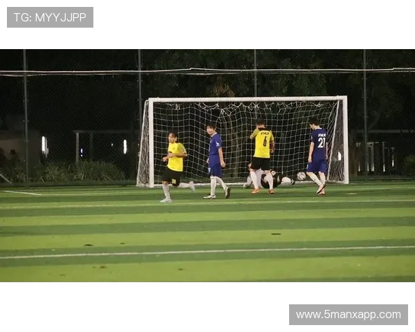 足球明星们的精彩射门瞬间挑战赛精彩回顾与精彩图片分享