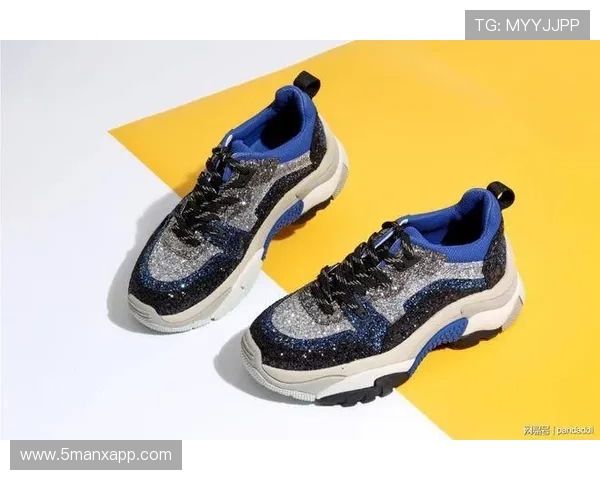 足球明星街头闲逛揭秘他们的时尚选择与生活趣事 足球明星街头闲逛揭秘他们的时尚选择与生活趣事